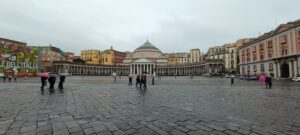Piazza del Plebiscito w Neapolu